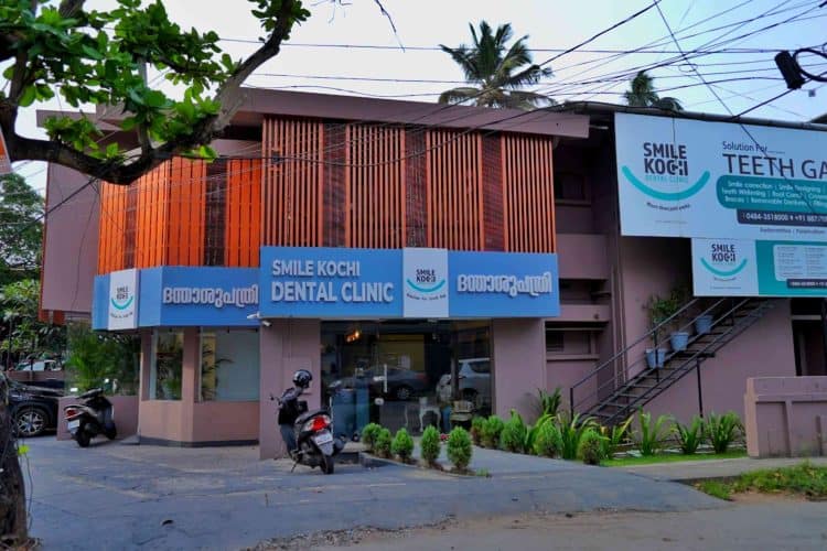 smile kochi dental clinic